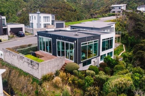 Photo of property in 25 Cromwell Point, Newlands, Wellington, 6037