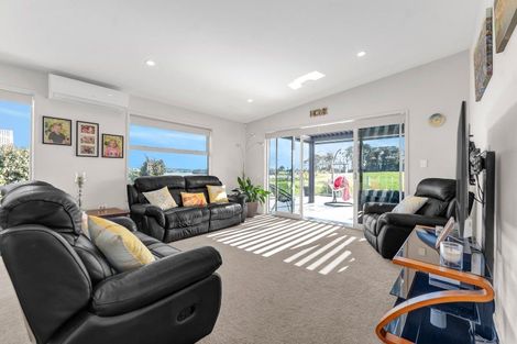 Photo of property in 15a Goble Road, Clarks Beach, Pukekohe, 2679