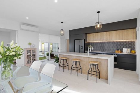 Photo of property in 37 Motukaraka Drive, Beachlands, Auckland, 2018