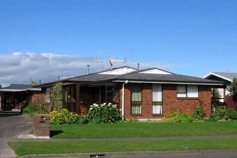 Photo of property in 43a Wikiriwhi Crescent, Awapuni, Palmerston North, 4412