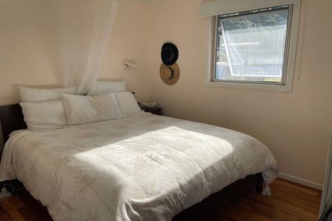 Photo of property in 34 North Piha Road, Piha, New Lynn, 0772