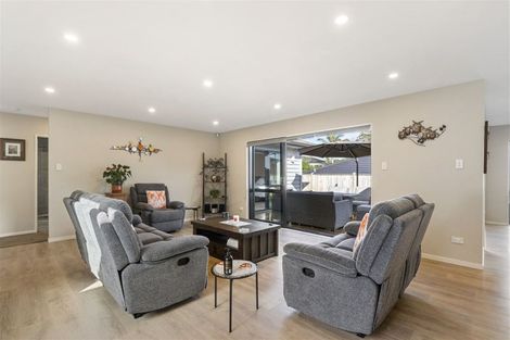 Photo of property in 39 Symes Drive, Red Beach, 0932