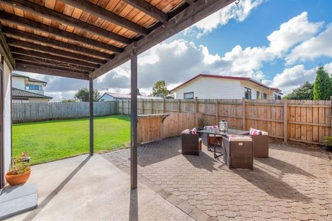 Photo of property in 2/4 Albert Street, Papakura, 2110
