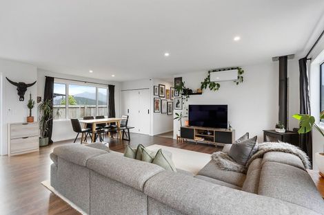 Photo of property in 16 Manatu Close, Whangamata, 3691