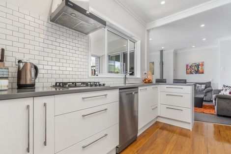 Photo of property in 32 Plympton Street, Brooklands, New Plymouth, 4310