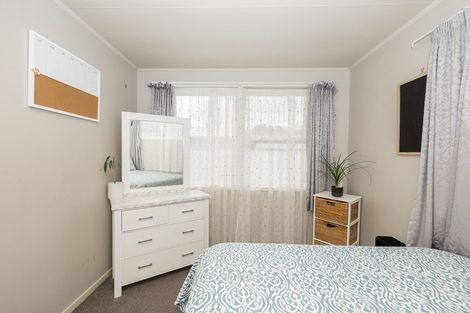 Photo of property in 19 Halswell Crescent, Westbrook, Palmerston North, 4412
