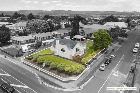 Photo of property in 40 Te Atatu Road, Te Atatu South, Auckland, 0610