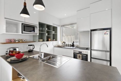 Photo of property in 15/6 Oswald Crescent, Paparangi, Wellington, 6037