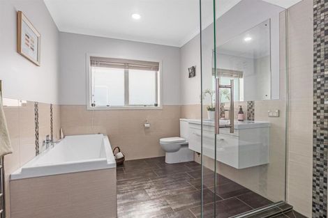 Photo of property in 53 Endeavour Drive, Whitby, Porirua, 5024