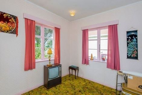 Photo of property in 10 Bould Street, Johnsonville, Wellington, 6037