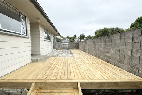 Photo of property in 9 Salamanca Road, Sunnynook, Auckland, 0620
