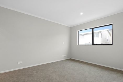Photo of property in 25 William Wallbank Crescent, Swanson, Auckland, 0614