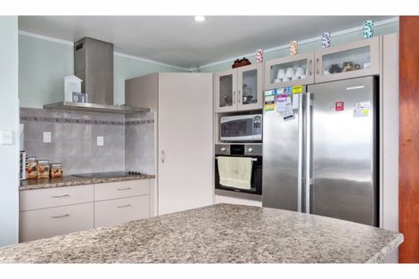 Photo of property in 25 Rata Avenue, Edgecumbe, 3120