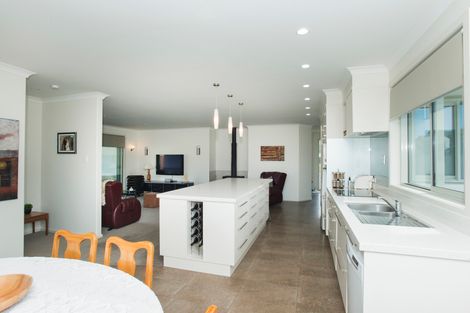 Photo of property in 52 Hamilton Drive, Wainui, Gisborne, 4010