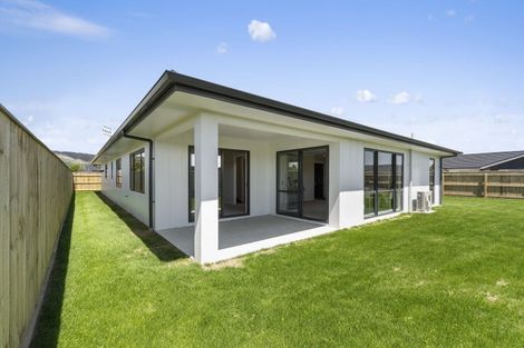 Photo of property in 10 Oak Place, Levin, 5510