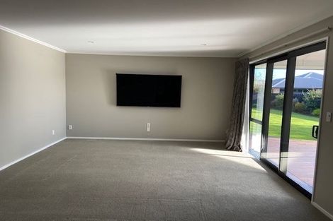 Photo of property in 8 Jozecom Place, Rolleston, 7614