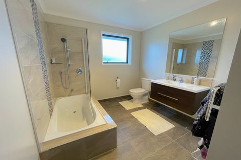 Photo of property in 29 Margaret Shields Avenue, Aotea, Porirua, 5024