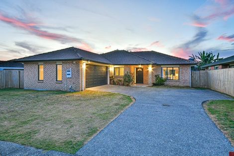 Photo of property in 28 Nicholas Gibbons Drive, Clendon Park, Auckland, 2103