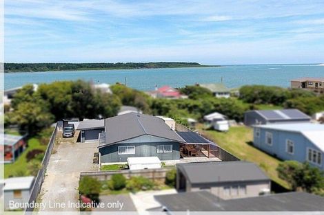 Photo of property in 16a Shortt Street, Foxton Beach, Foxton, 4815