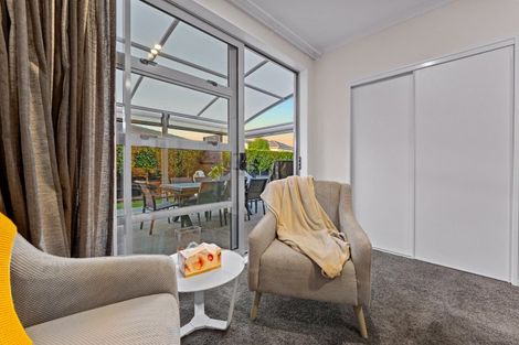 Photo of property in 15 Taikura Avenue, Red Beach, 0932