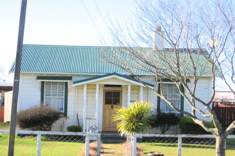 Photo of property in 37 Rifle Range Road, Dinsdale, Hamilton, 3204