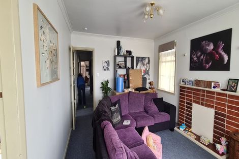 Photo of property in 28 Gibbons Street, Upper Hutt Central, Upper Hutt, 5018