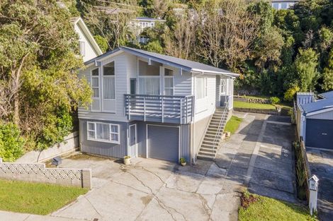 Photo of property in 16 Truscott Avenue, Johnsonville, Wellington, 6037