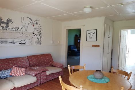 Photo of property in 33 Main Road, Hector, 7822