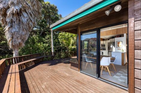 Photo of property in 79 Garden Road, Piha, New Lynn, 0772