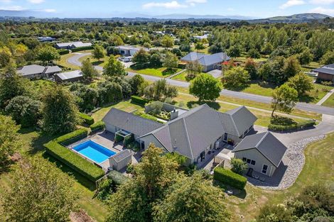 Photo of property in 10 Fairway Drive, Martinborough, 5711