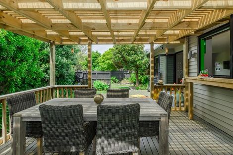 Photo of property in 26 Eruini Street, Waikanae Beach, Waikanae, 5036