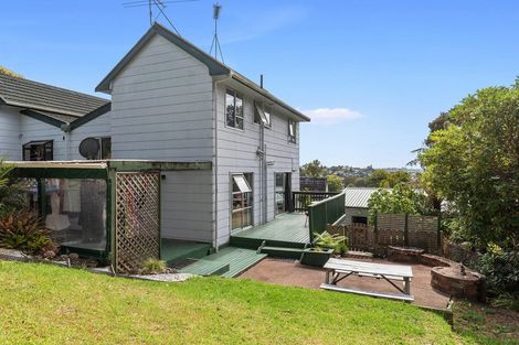 Photo of property in 2/8 Glenvale Place, Totara Vale, Auckland, 0629