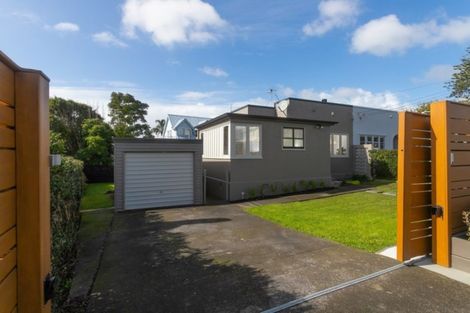 Photo of property in 491 Point Chevalier Road, Point Chevalier, Auckland, 1022