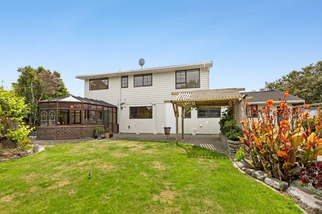 Photo of property in 17 Observatory Close, Whitby, Porirua, 5024
