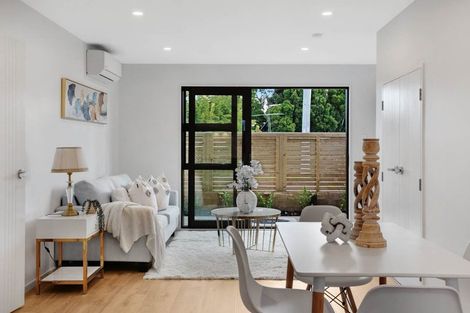 Photo of property in 1/129 Lancaster Road, Beach Haven, Auckland, 0626