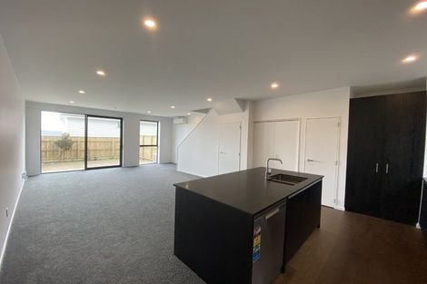 Photo of property in 4/62 Spenmoor Street, Newlands, Wellington, 6037