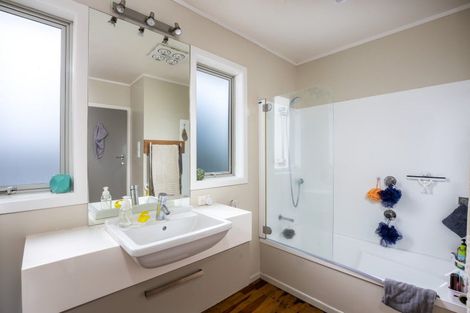 Photo of property in 11 Cowling Road, Hurdon, New Plymouth, 4310