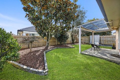Photo of property in 14 Fernbrook Close, Burswood, Auckland, 2013