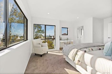 Photo of property in 142c Luckens Road, West Harbour, Auckland, 0618