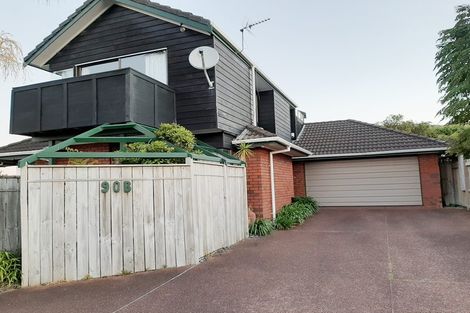Photo of property in 90b Simmental Crescent, Somerville, Auckland, 2014