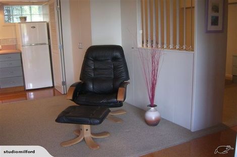 Photo of property in 7 Peter Terrace, Castor Bay, Auckland, 0620