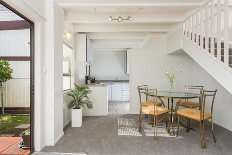 Photo of property in 3/506 Devonport Road, Tauranga South, Tauranga, 3112