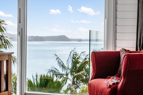 Photo of property in 33 Chelverton Terrace, Red Beach, 0932