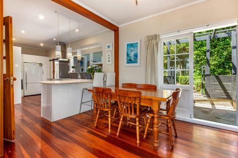 Photo of property in 18 Chester Road, Tawa, Wellington, 5028