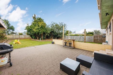 Photo of property in 2 Oaklea Avenue, Marton, 4710