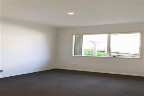 Photo of property in 48 San Marino Drive West, Henderson, Auckland, 0612