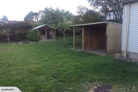 Photo of property in 5 Cron Avenue, Te Atatu South, Auckland, 0610