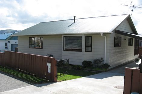 Photo of property in 16 Wyndrum Avenue, Waterloo, Lower Hutt, 5011