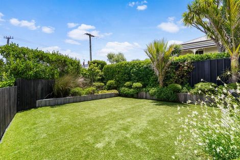 Photo of property in 1/14 Colonial Road, Birkenhead, Auckland, 0626