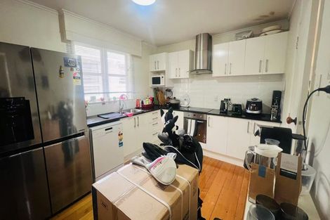 Photo of property in 1/172 Forrest Hill Road, Forrest Hill, Auckland, 0620